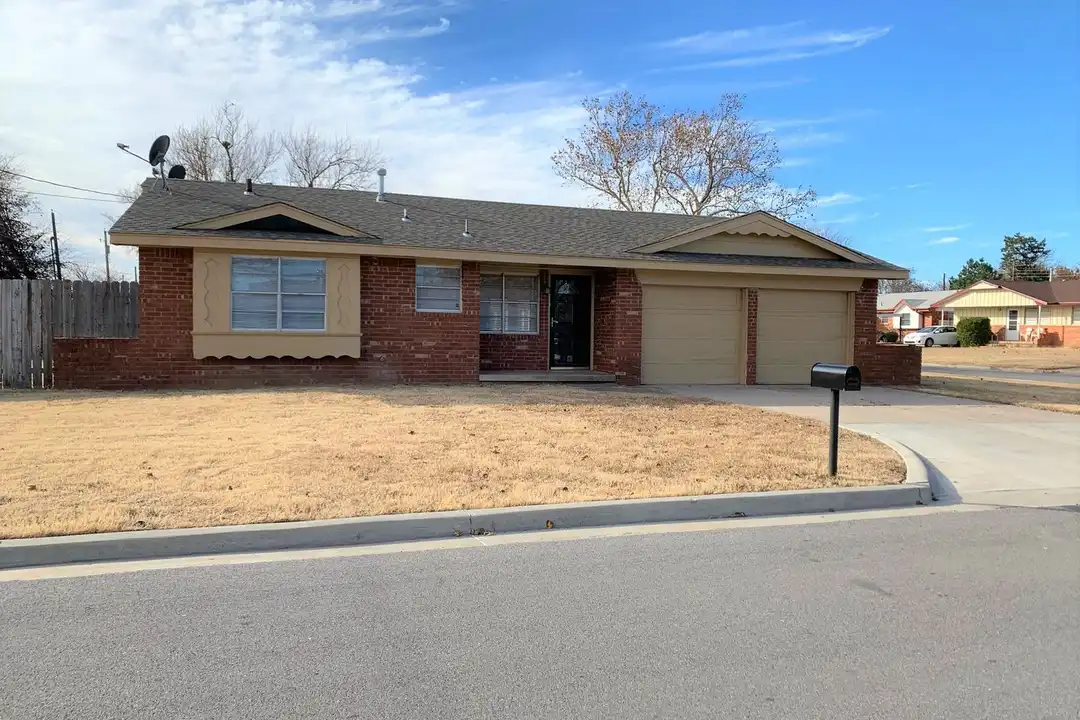 1001 SE Alta Ln - View 2