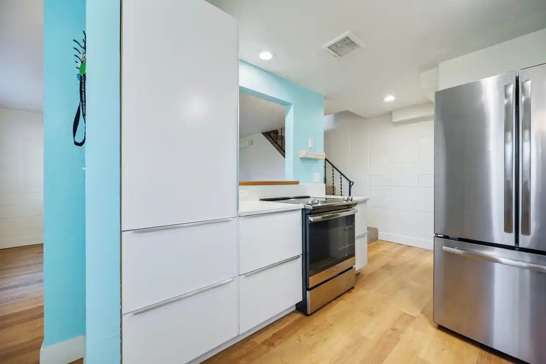926 S Curtis Rd - View 2