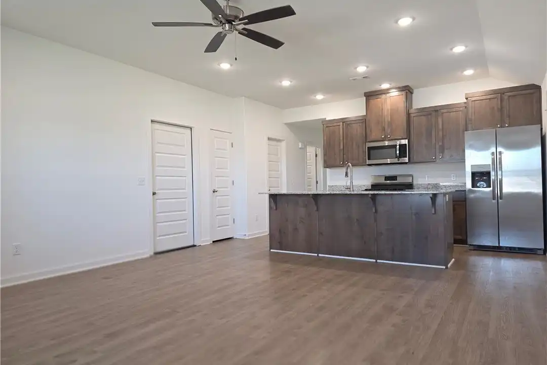 610 W Loren Dr - View 3