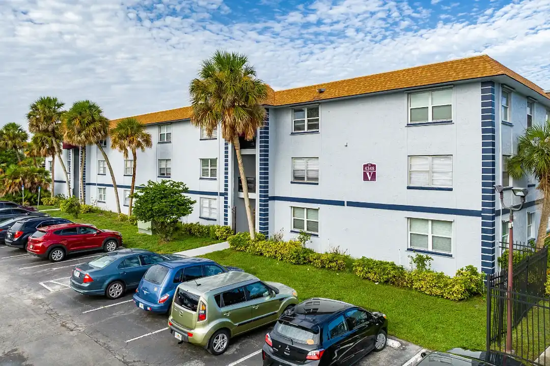 Sunbay Apartments – photo 1 of 12