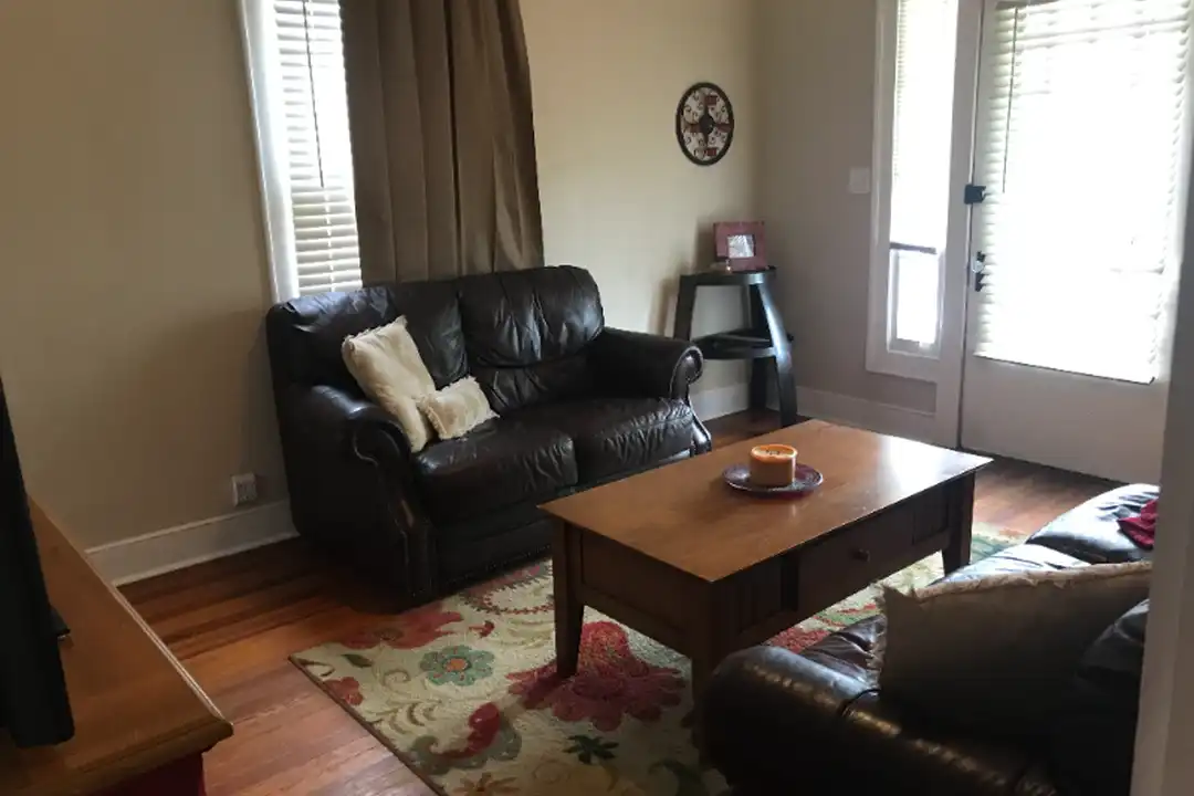 1109 Julia Ave - View 3