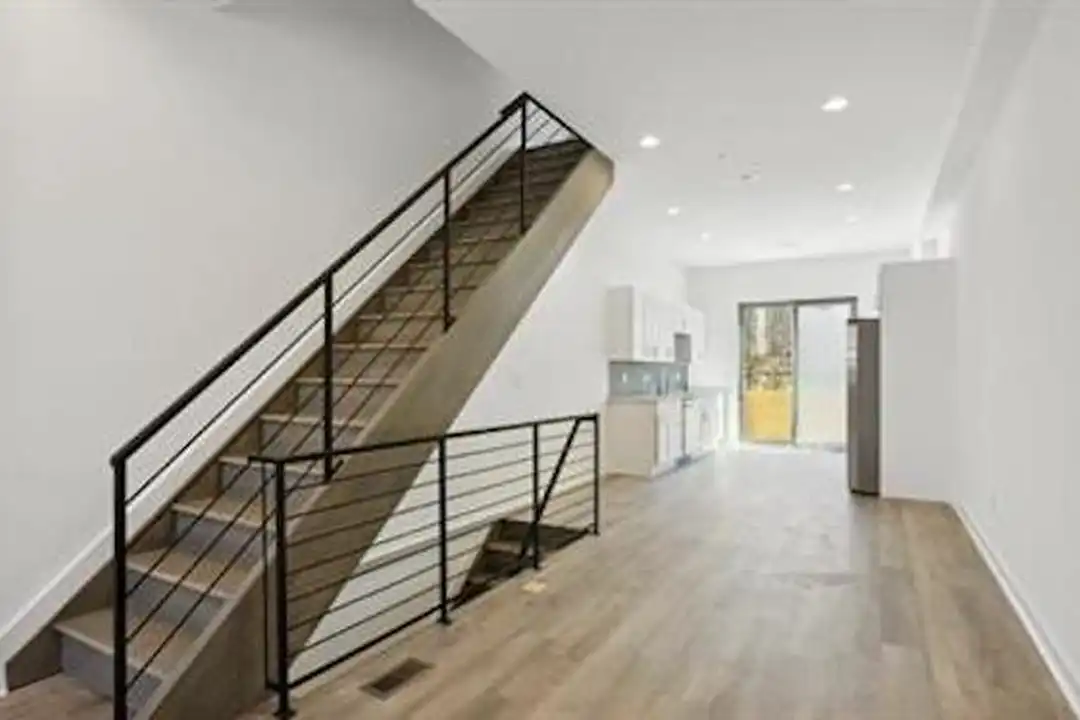 721 N Dekalb St - View 2