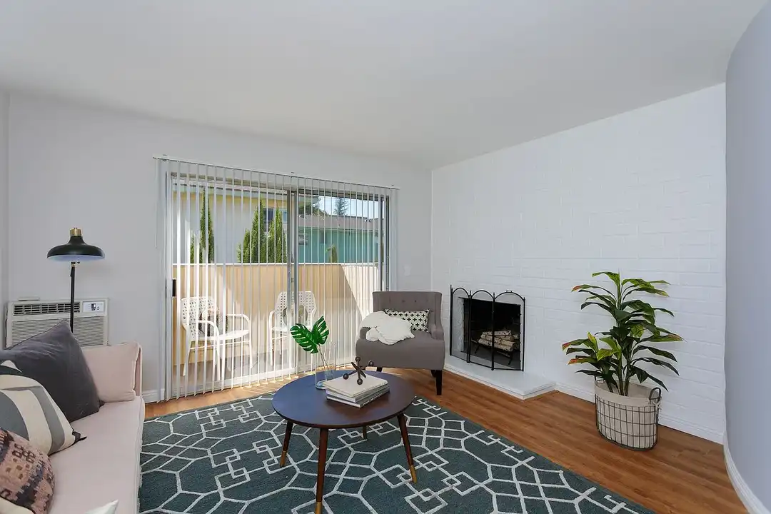 427-433 W Duarte Rd - View 4