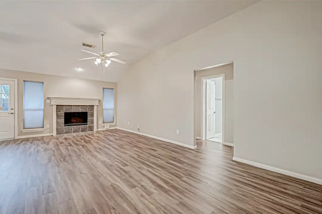 1524 Robin Ave - View 6