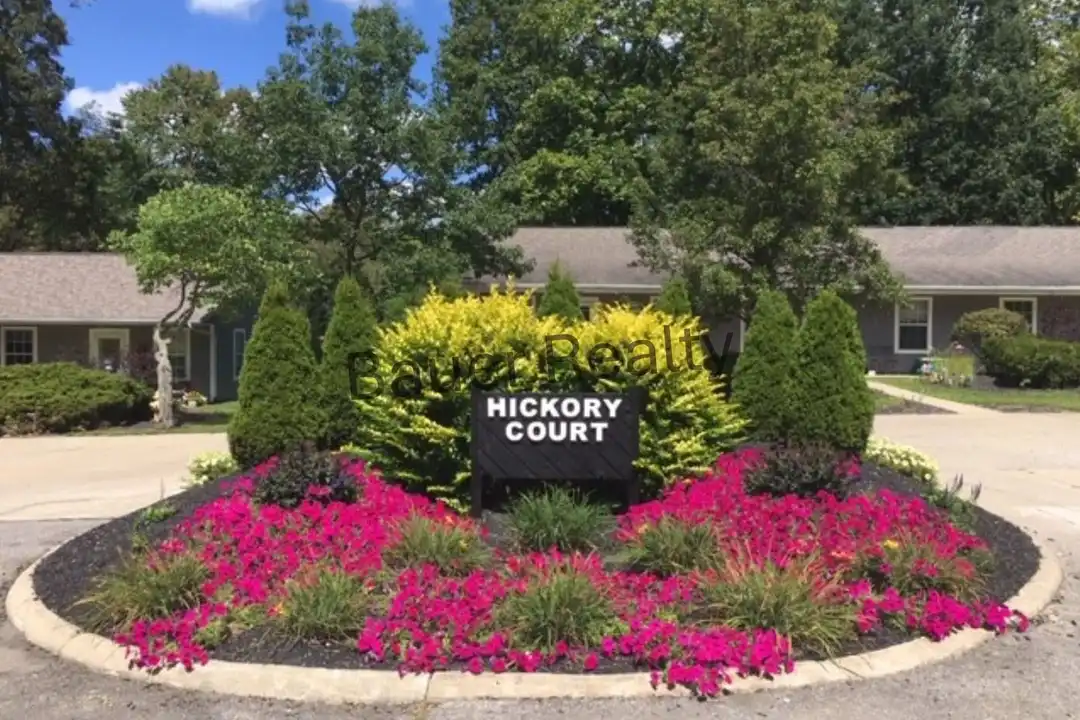711 Hickory Ct unit 711 – photo 1 of 11