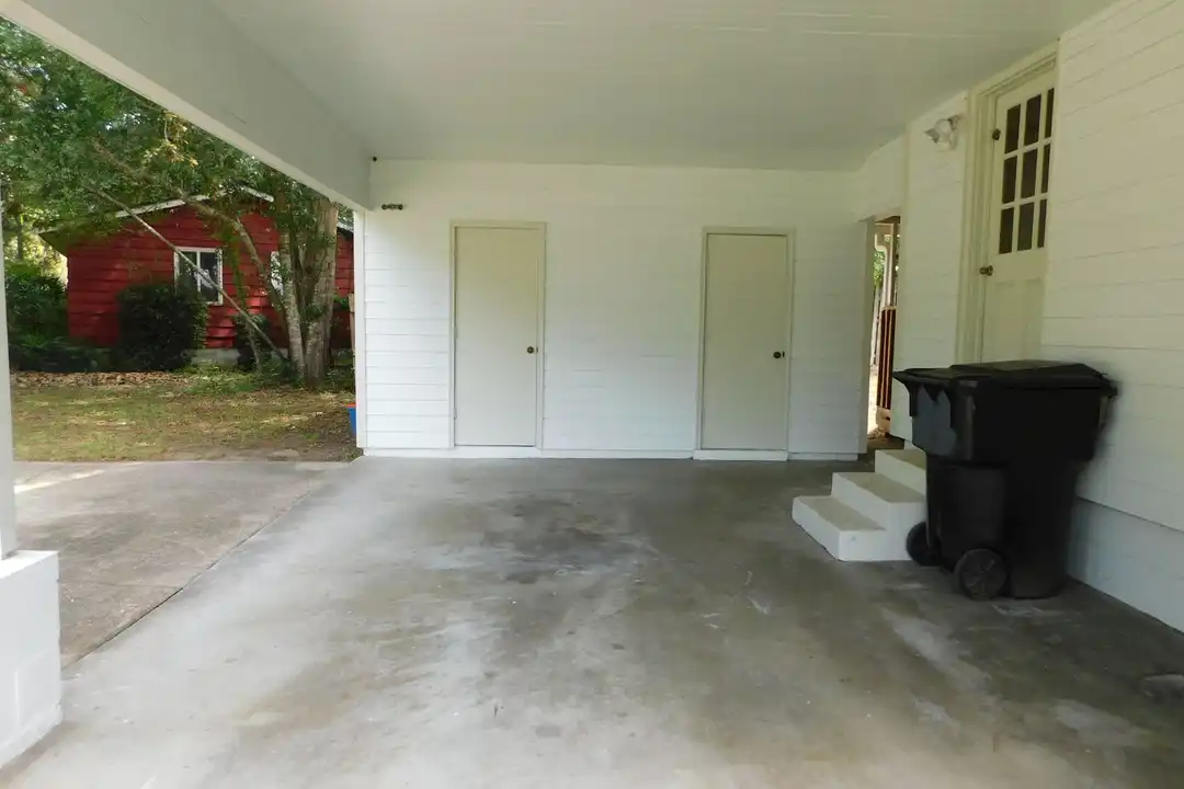 507 NW 34th Ter - More