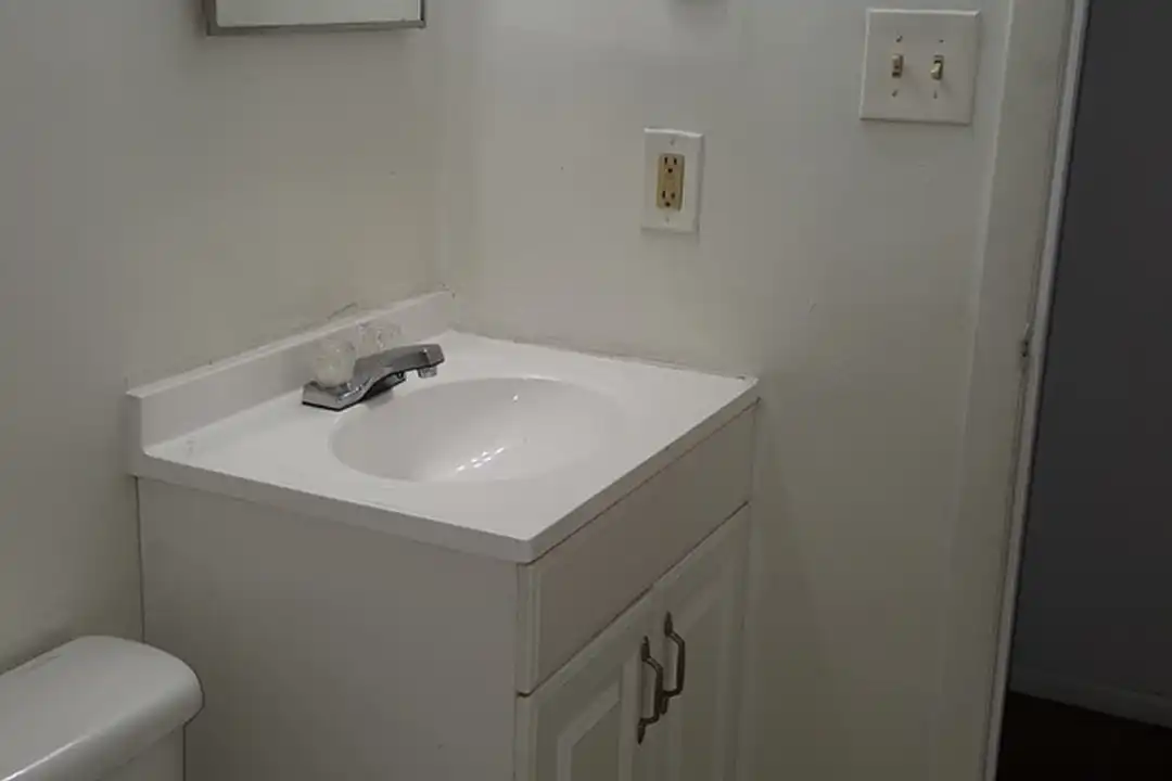 6241 Alexander St unit F - View 2