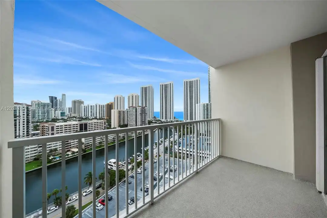 300 Bayview Dr unit 1711 - View 5