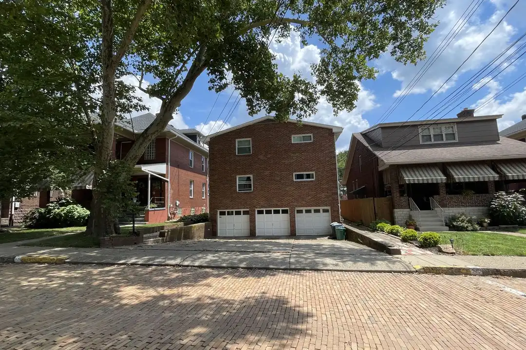 218 Lexington Ave unit 1 – photo 1