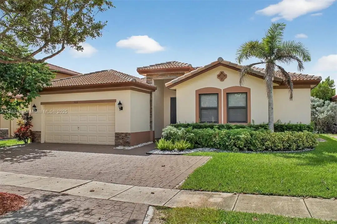 3616 SE 2nd Dr - View 2