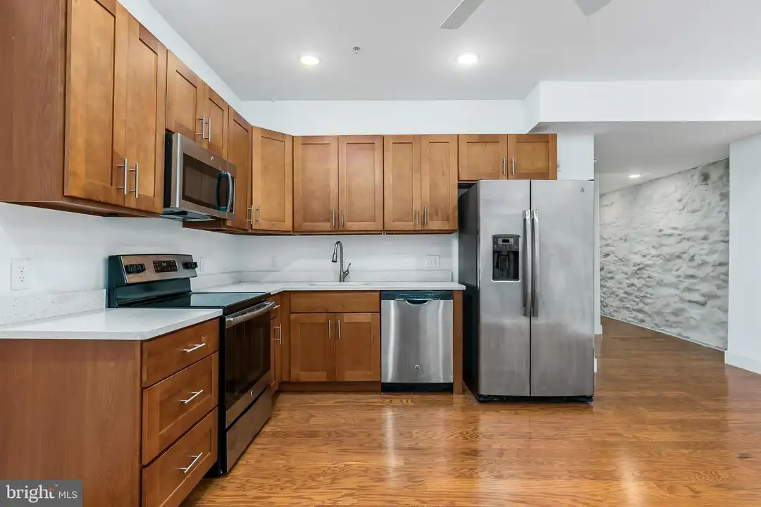 1639 Poplar St #LL2 – pohled 2