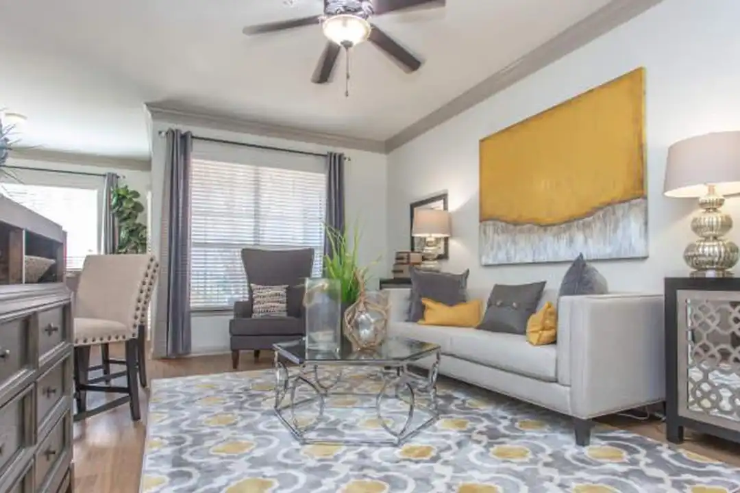 Apartment in Sugar Land - View 4