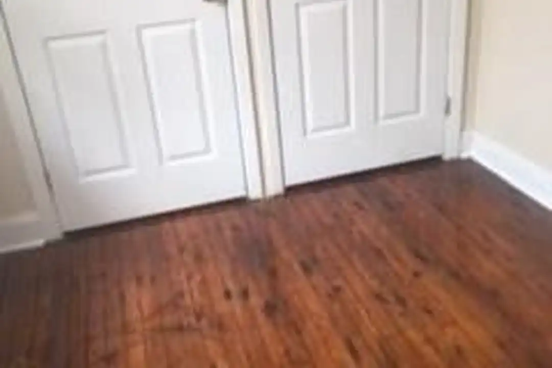 1636 Music St - More