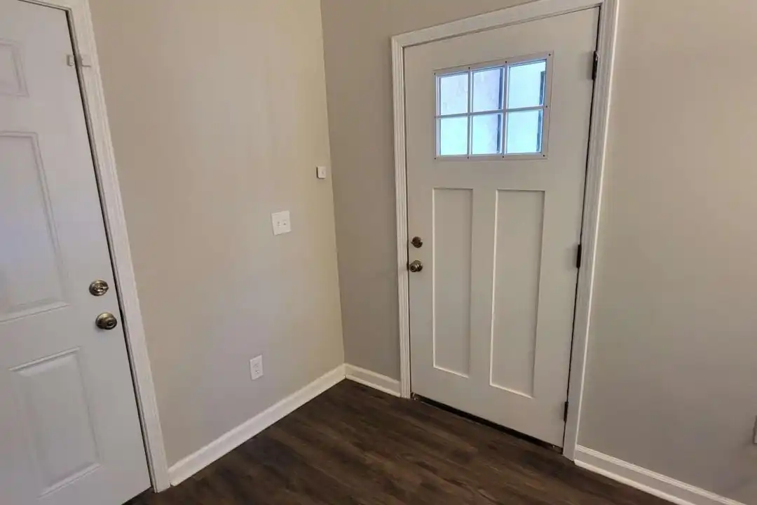 380 Glendale Rd - View 2