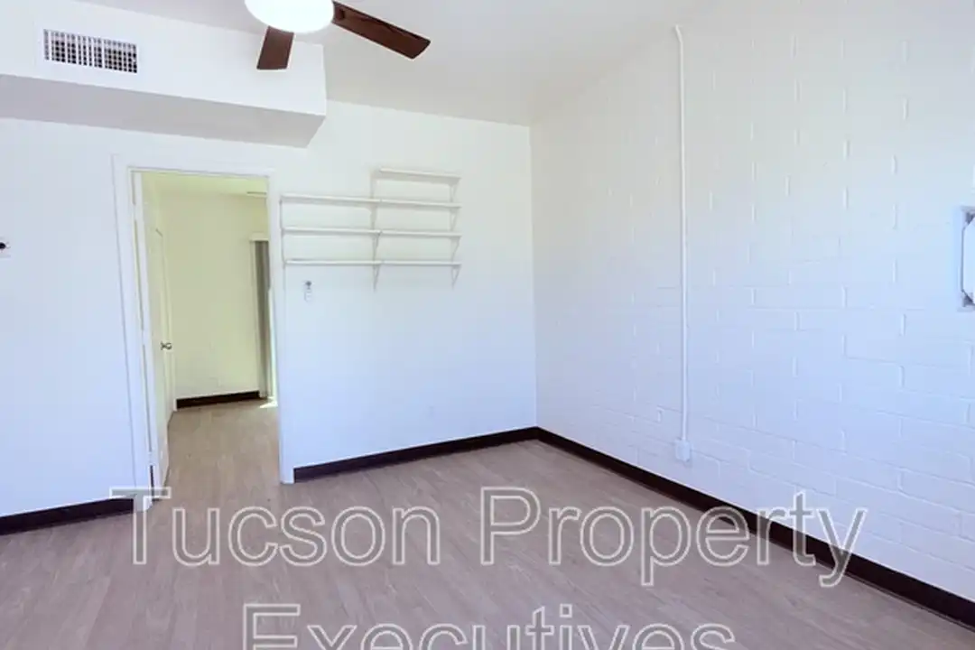 Apartment in Tucson - View 2