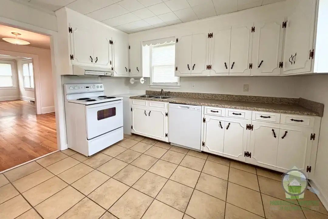 106 Princeton Ave - View 6