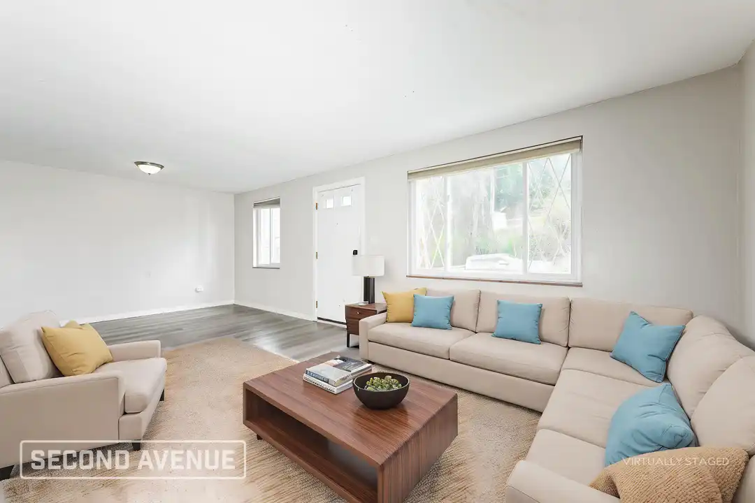 220 Briarwood Dr - View 2