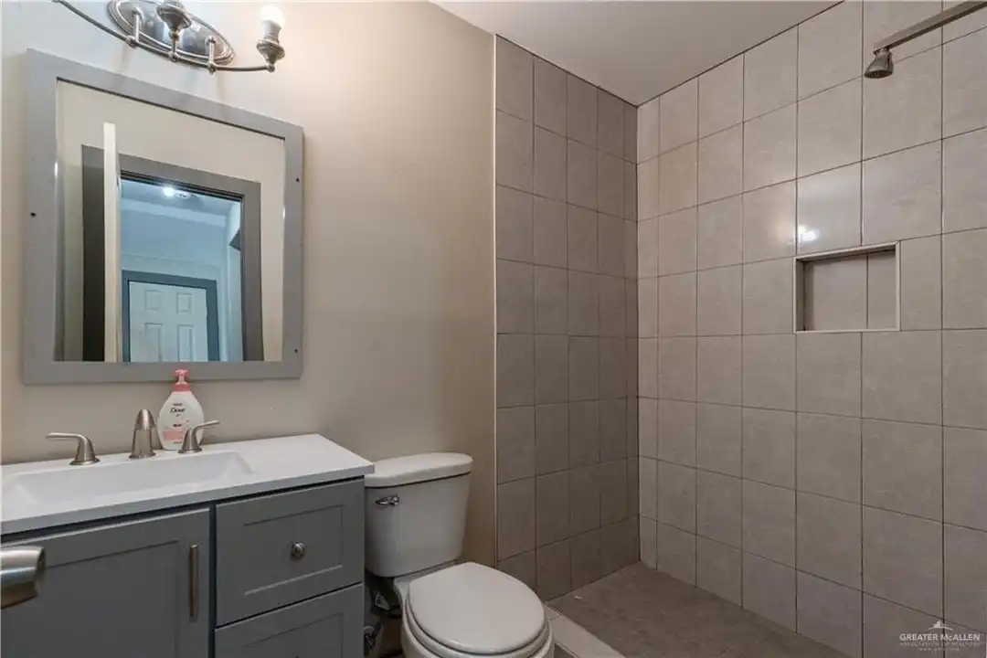 6612 S Olivarez St - View 6