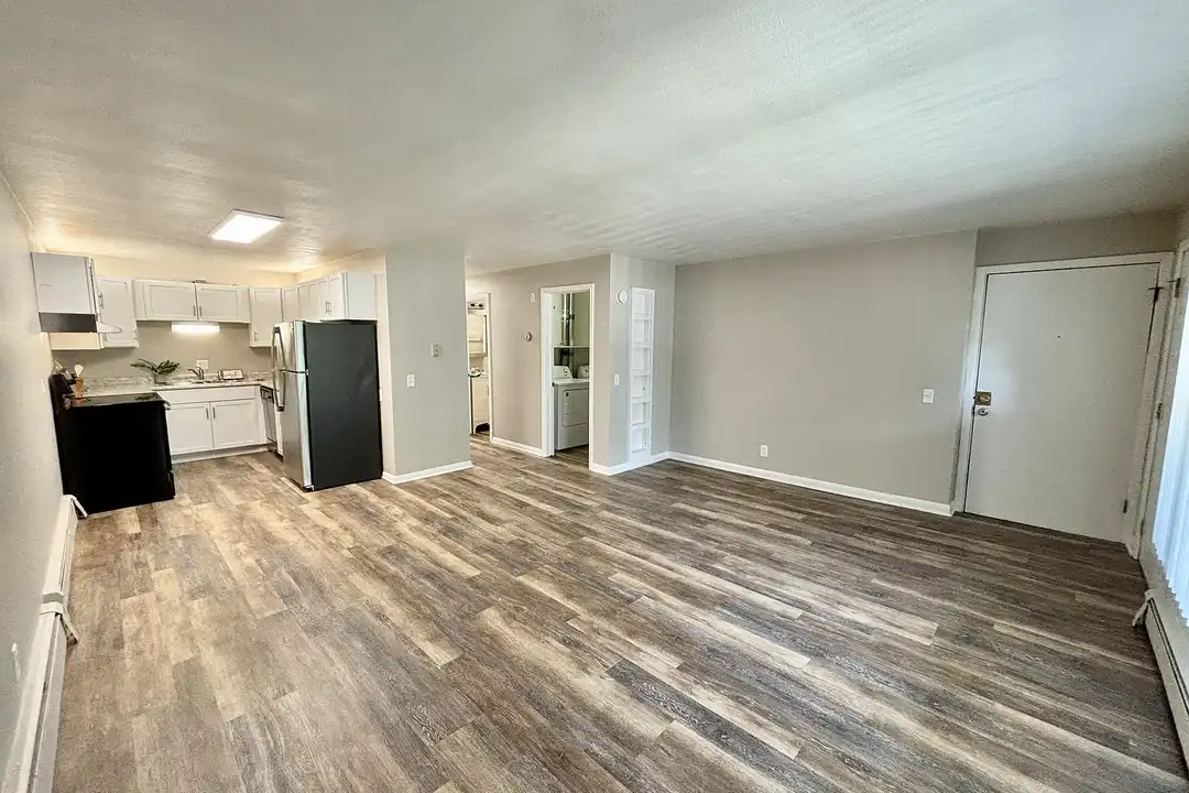 Town's Edge Apartments – photo 1