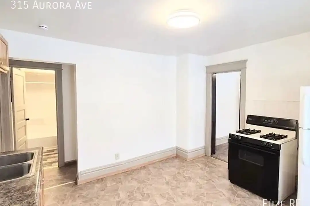315 Aurora Ave - View 6