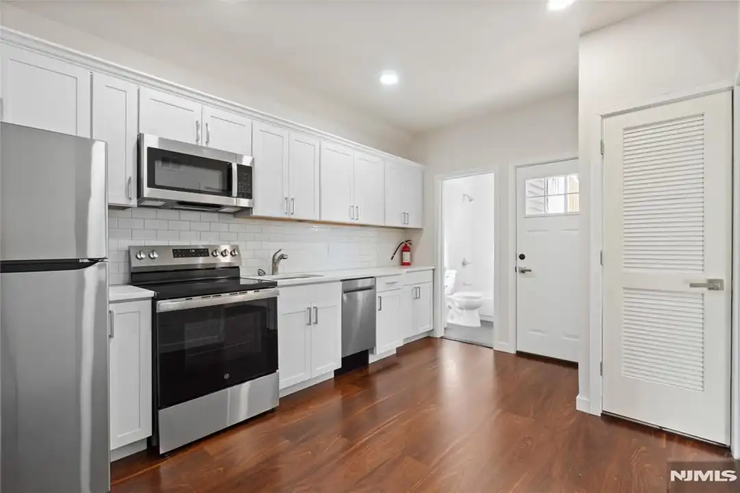 826 George St unit 1st Floor - View 5