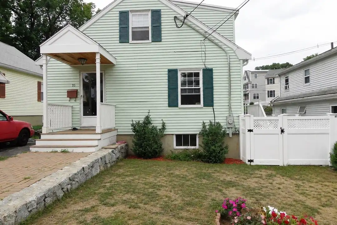 15 Governor Rd – photo 1