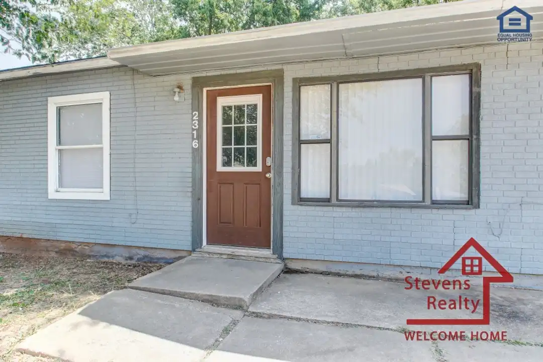 2316 NW 28th St - View 2