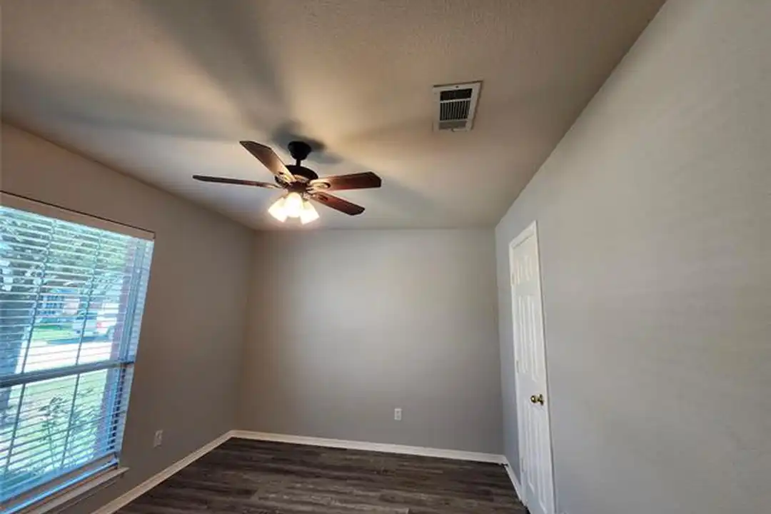 4710 Ashbury Ln - View 4