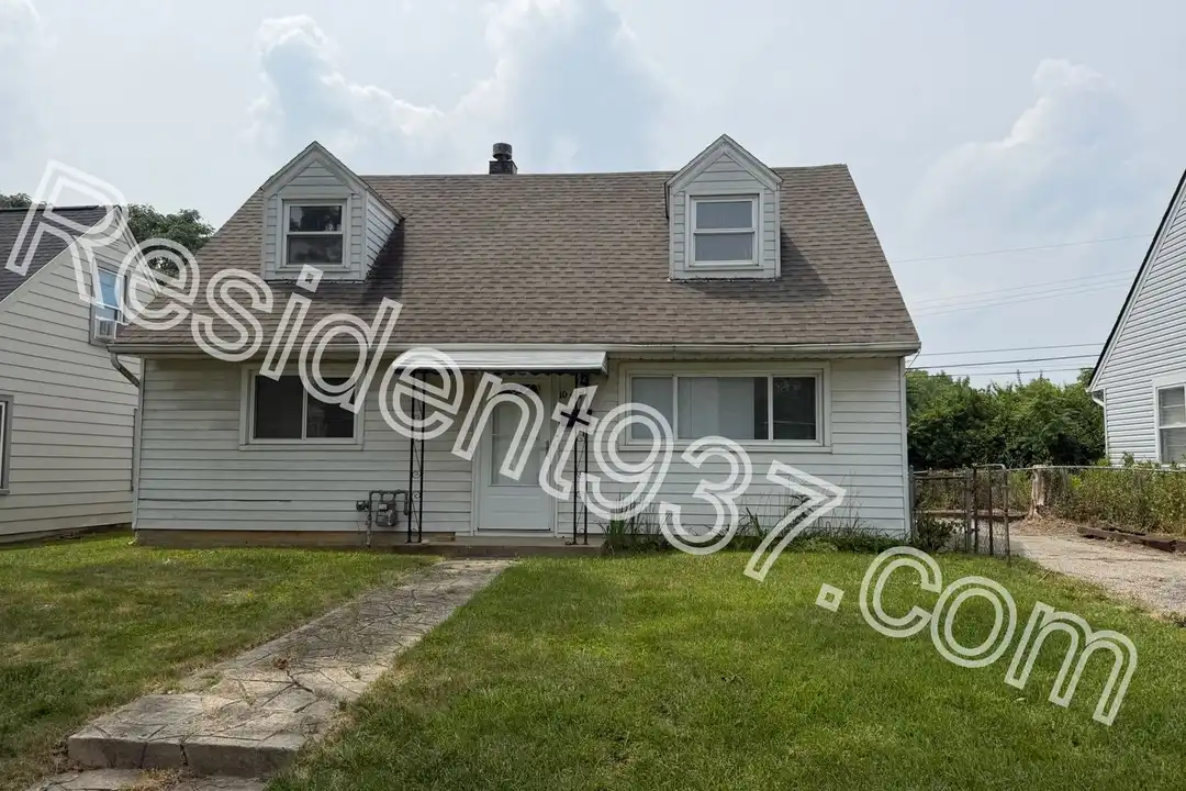 1047 Blakley Dr – photo 1