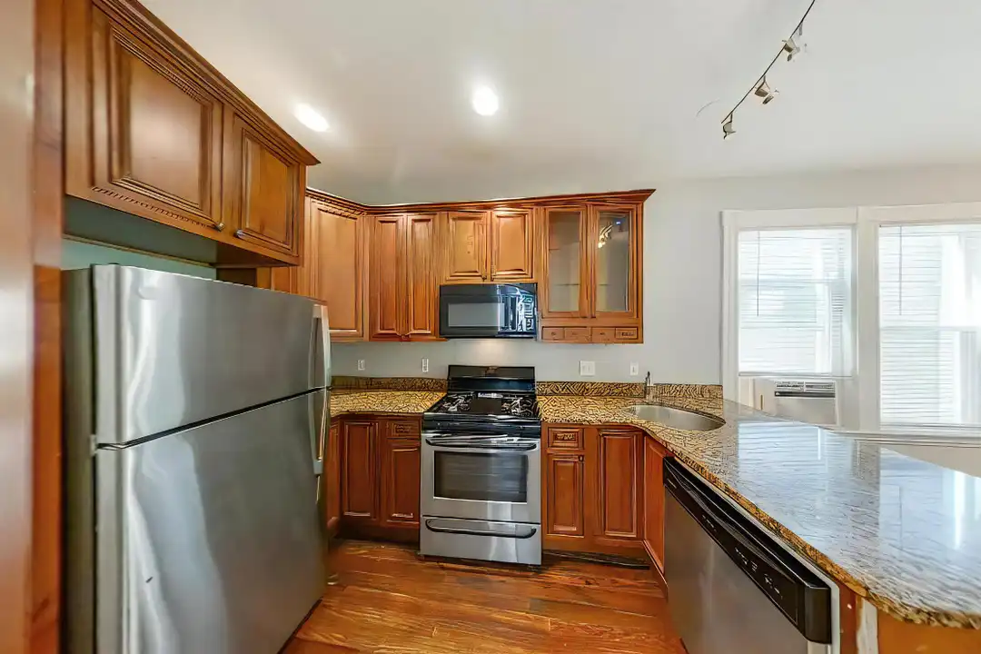 737 Parker St - View 5