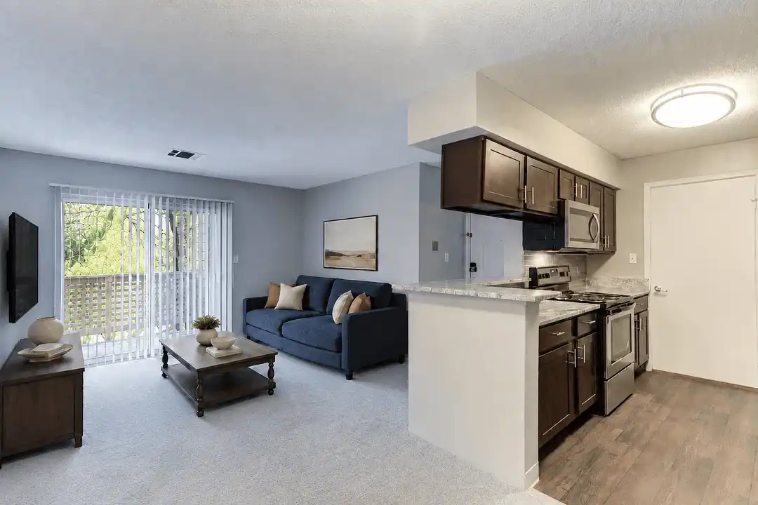 The Lakes of Schaumburg Apartment Homes – photo 1
