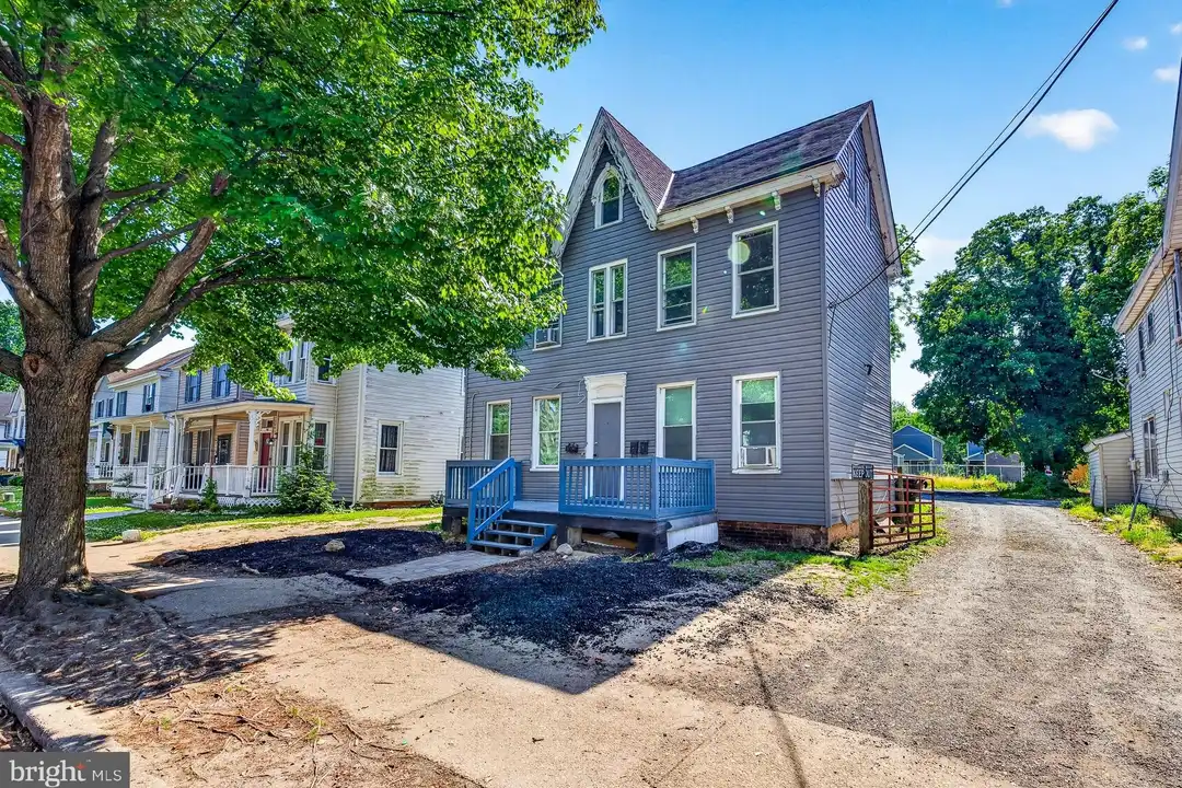 40 S Governors Ave #2 – photo 1 of 10