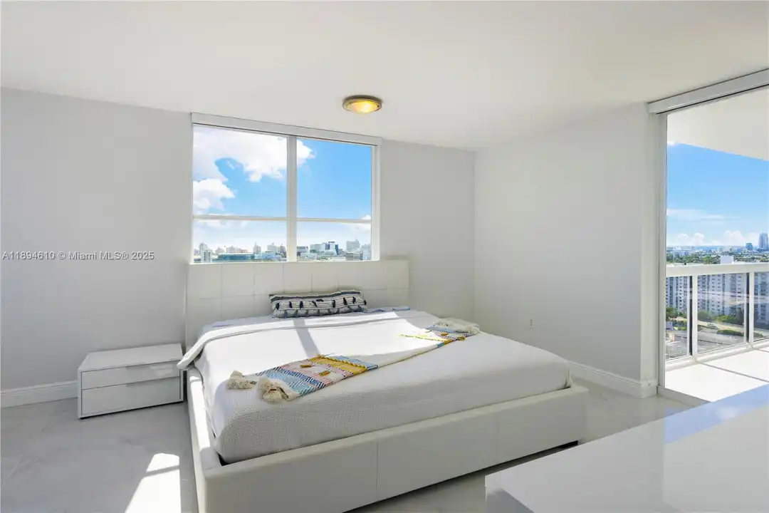 1800 Sunset Harbour Dr - View 3