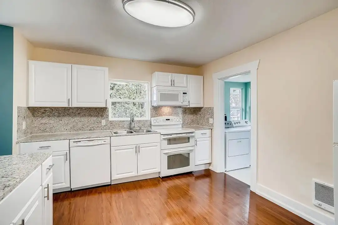 1404 9th St - View 6