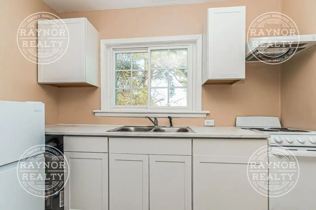 643 Kenwood Ave - View 2