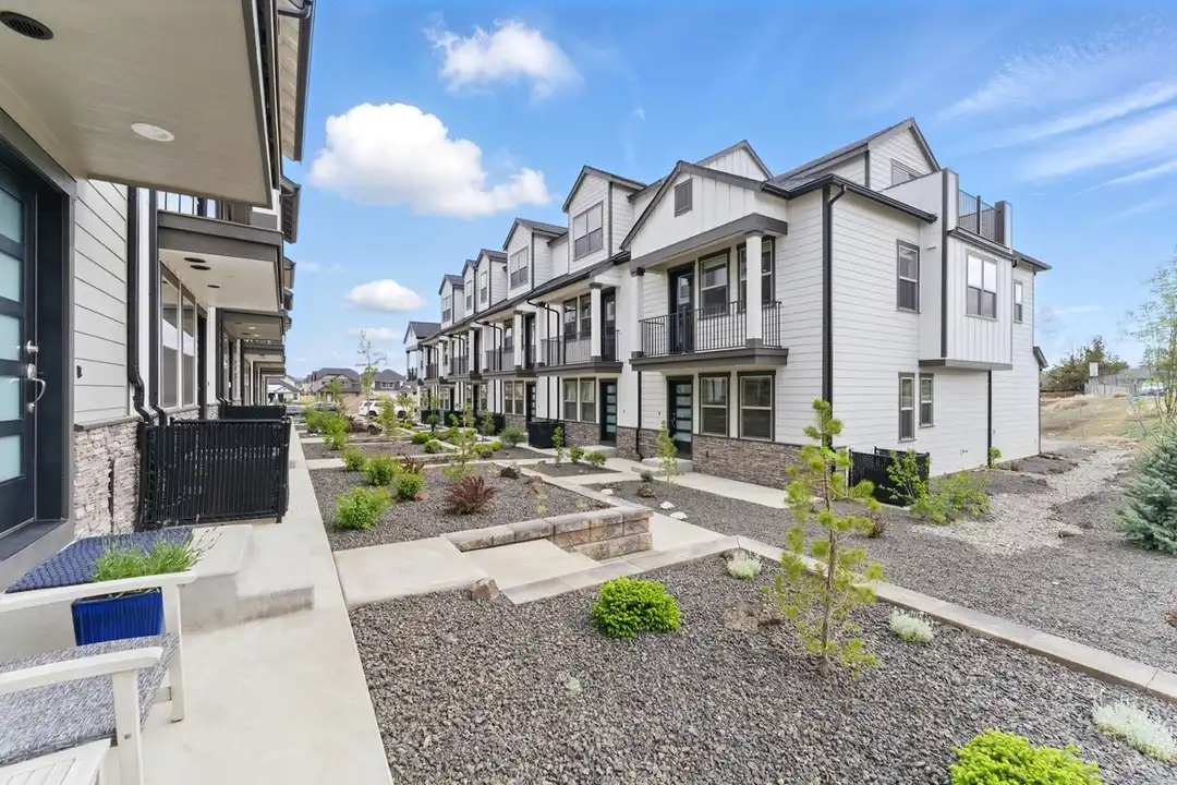 20578 SE Nina Ave - View 5