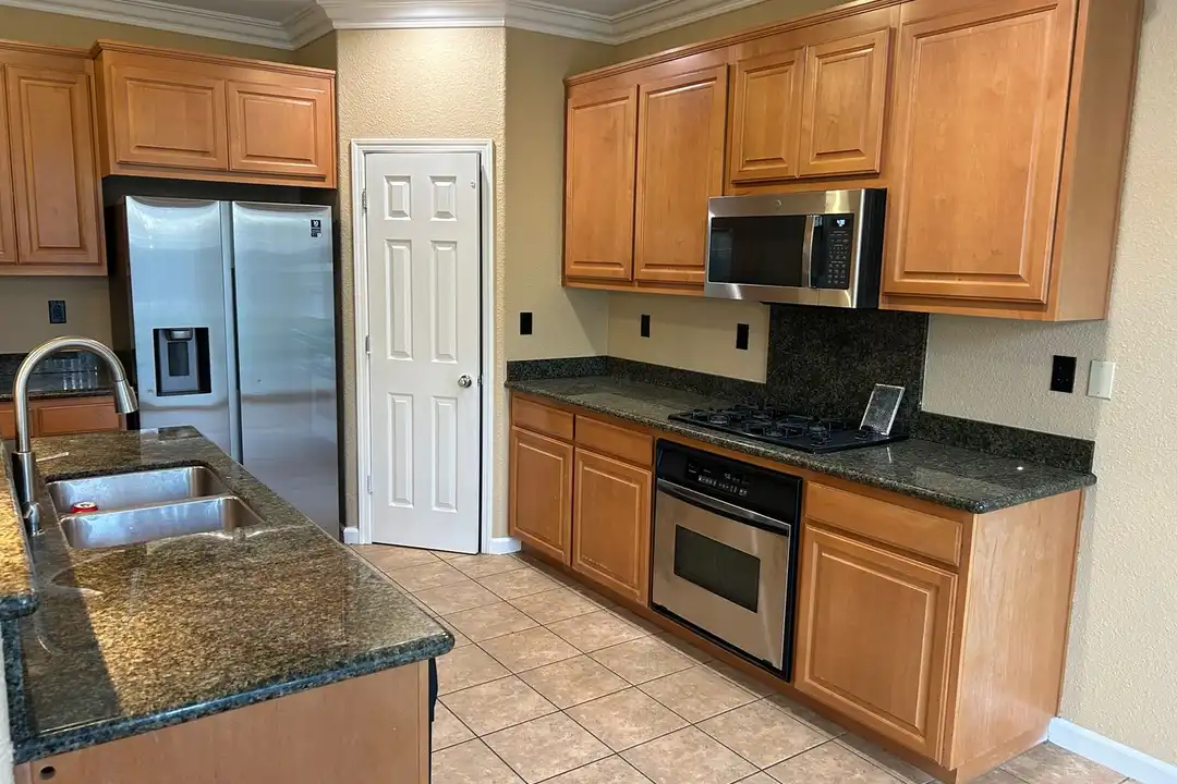 108 Matisse Dr - More