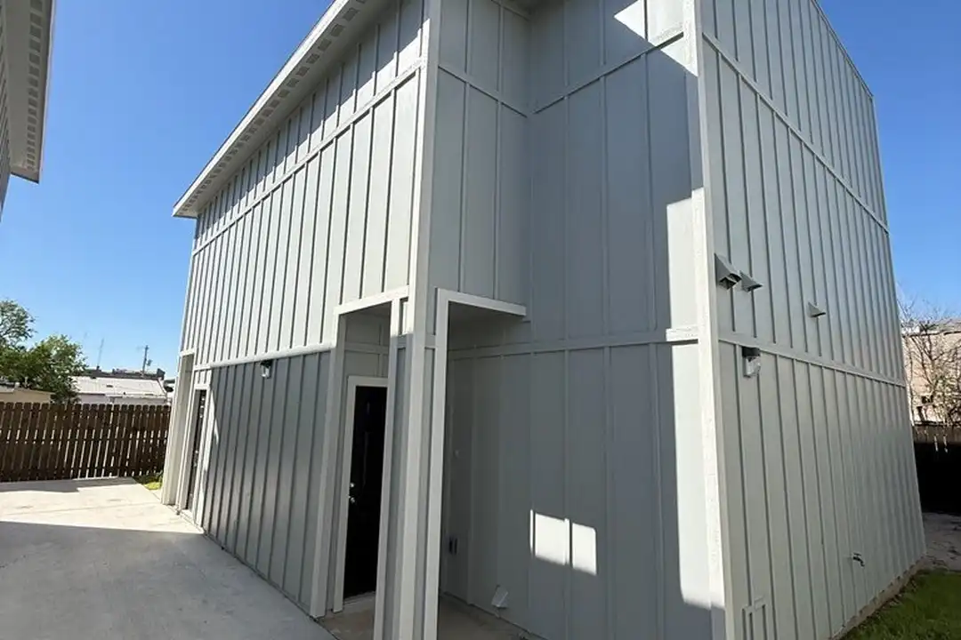 475 Jefferson St - View 3