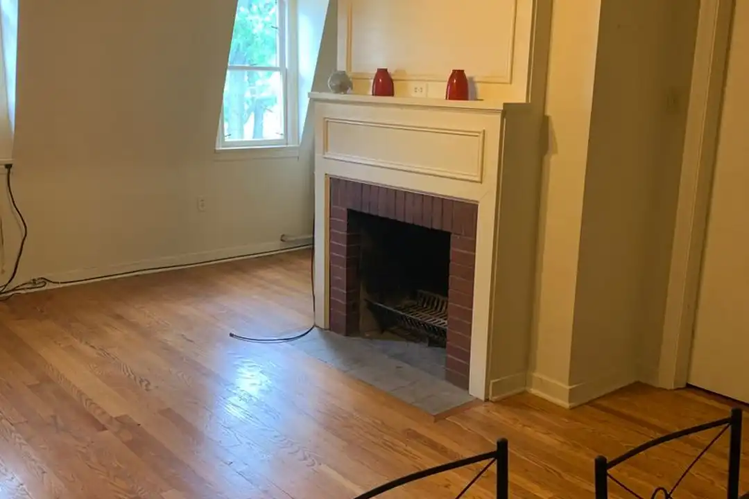 5711 Howe St unit Apartment 6 – photo 1