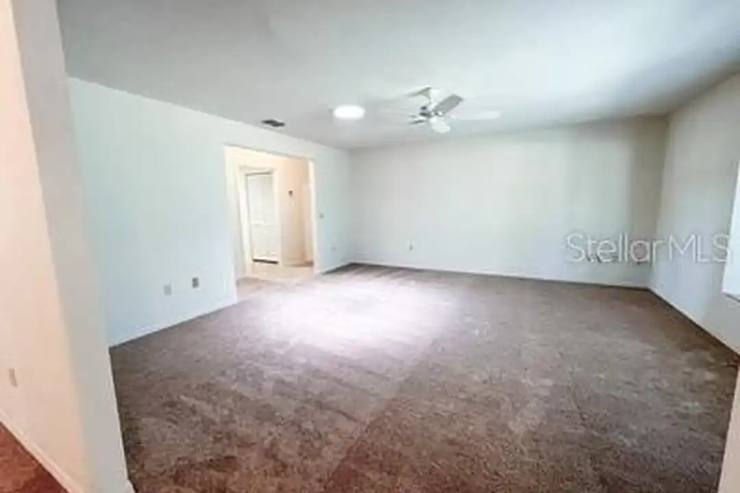 7103 NW 21st St - View 4