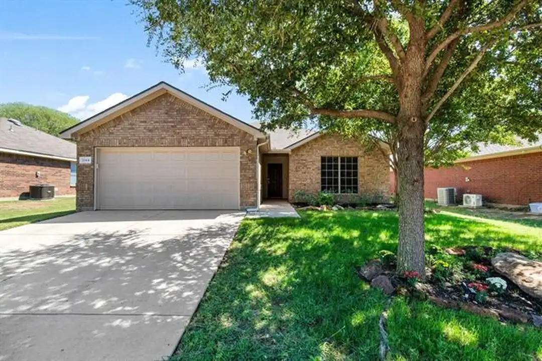 House in Denton - View 5