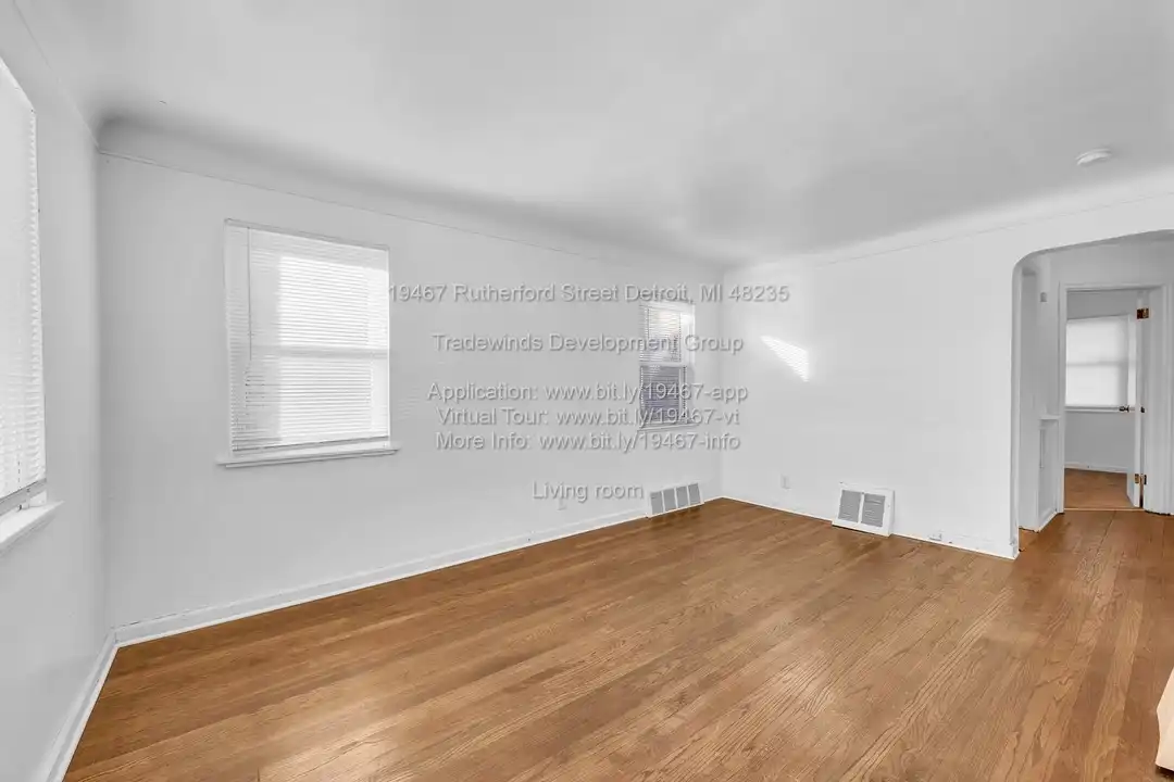 19467 Rutherford St – pohled 3
