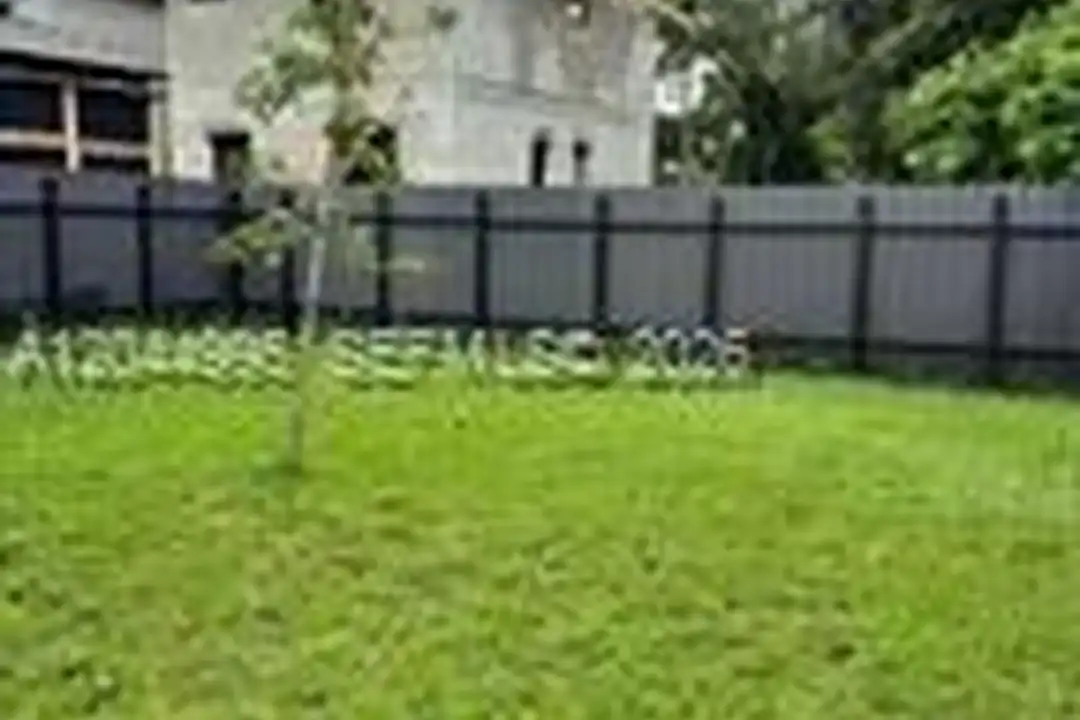 Apartment in Miami, Brownsville - More