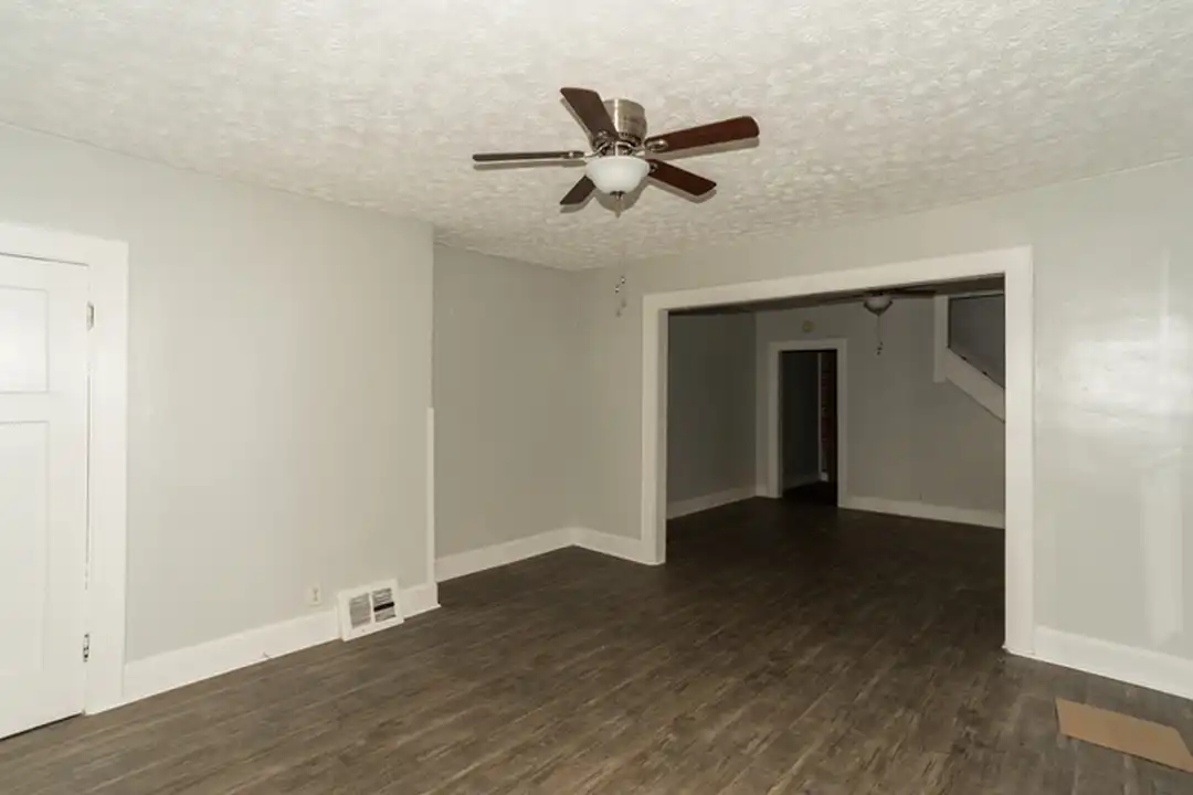 306 N Riley Ave – pohled 4