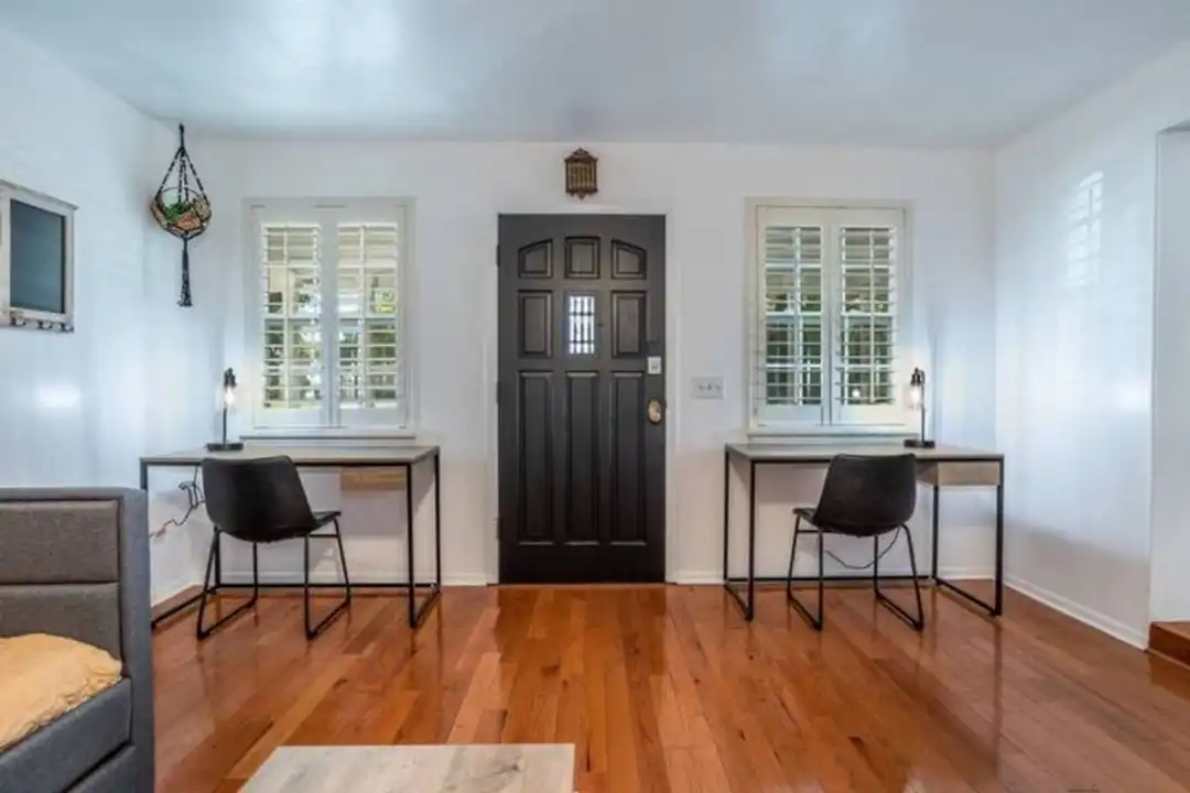 3120 Peel Ave unit 1094213P – pohled 5