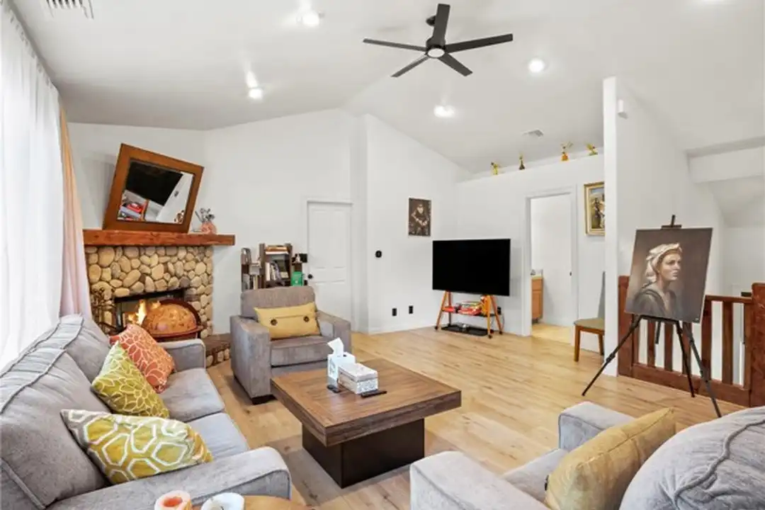 24599 Geneva Dr - View 6