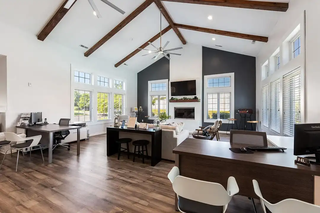 Gateway Lakes – photo 1 of 13