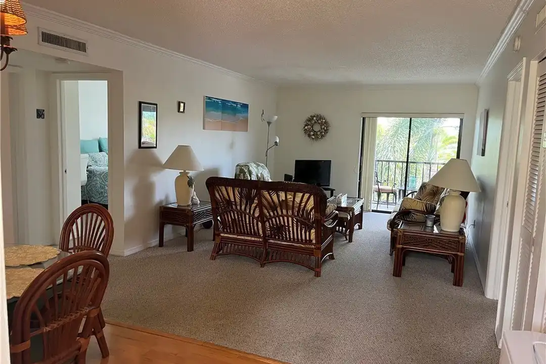 Apartment in Fort Myers - View 3