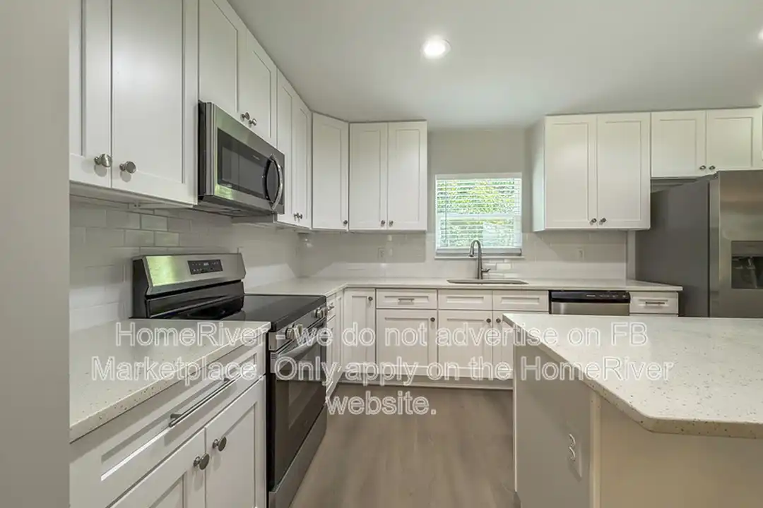 350 Duray Ct – pohled 3