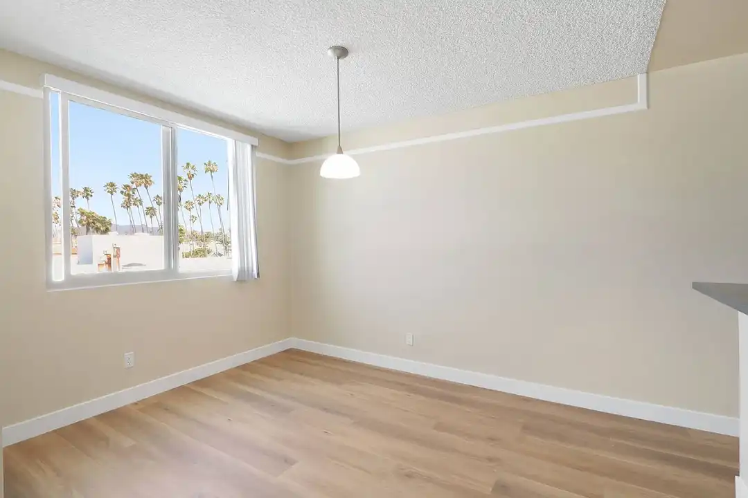 950 4th Street - View 4